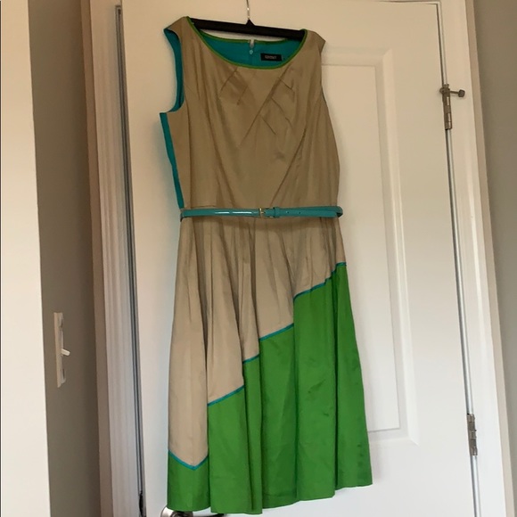 Ellen Tracy Dresses & Skirts - Ellen Tracy beige dress with belt
